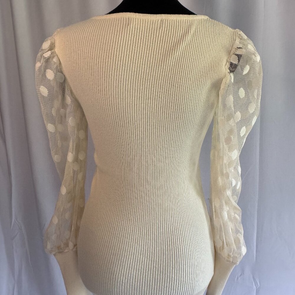 Ontwelfth Cream long sleeve Lace Long Sleeve Sweater Size Medium -354 - Picture 2 of 6